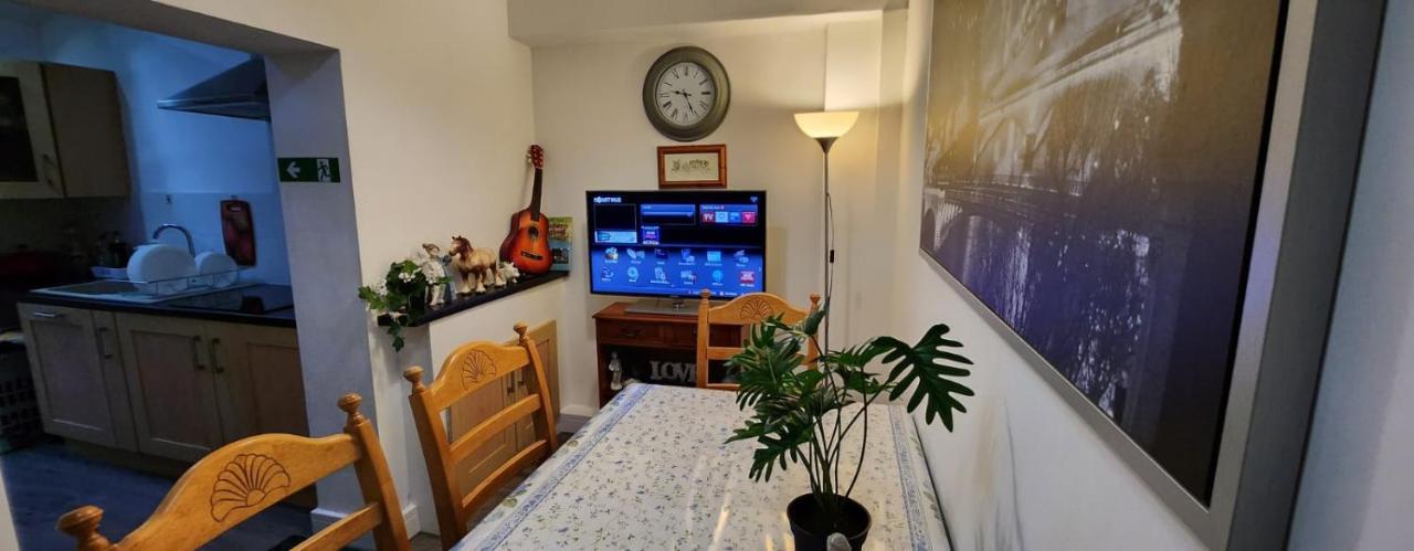 White House Ensuite Double Bedroom Warrington  Esterno foto