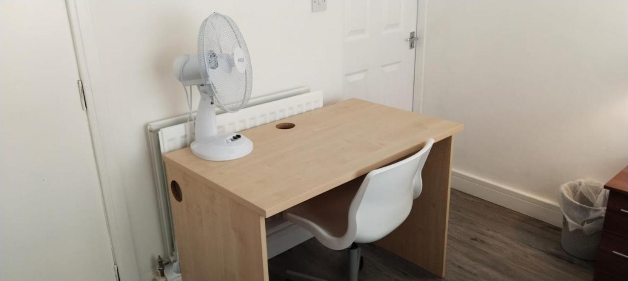 White House Ensuite Double Bedroom Warrington  Esterno foto