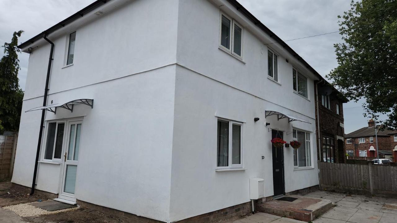 White House Ensuite Double Bedroom Warrington  Esterno foto